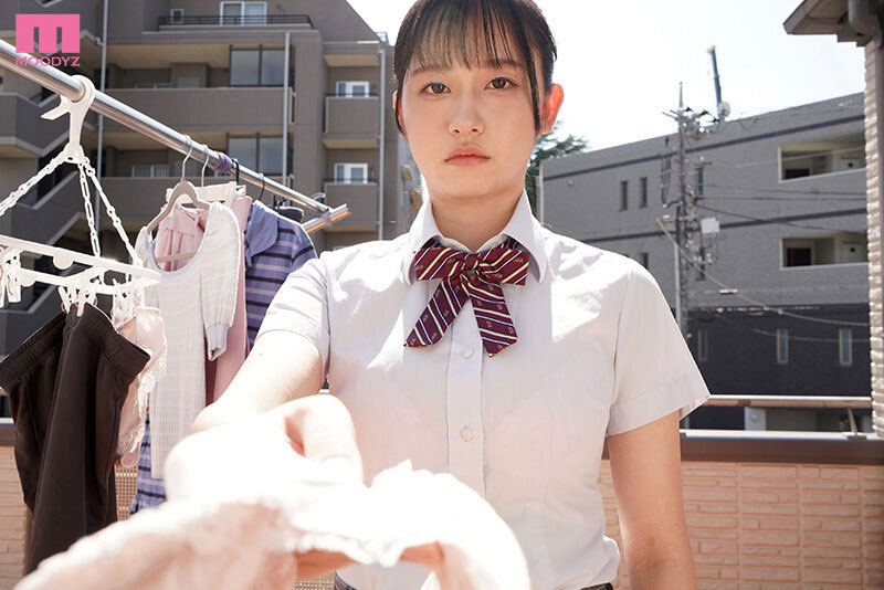 看到「穿乳牛装的巨乳妹妹」就超迷恋,用她的火辣J奶来安慰自己...